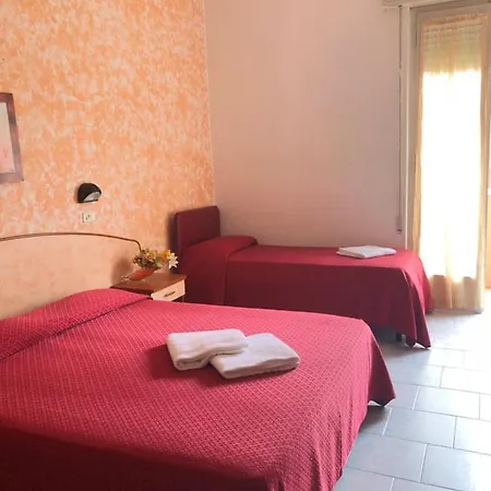 מלון Serenella Vintage 2*